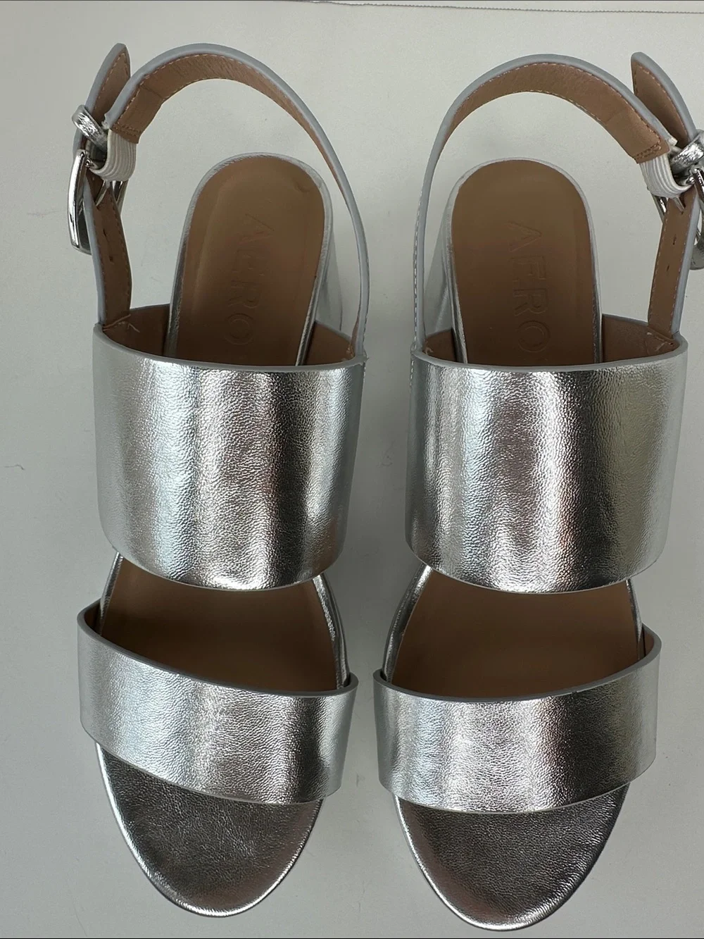 Aerosoles Women's Camilia Round Toe Platform Sandals Size 8.5M Silver Metallic
